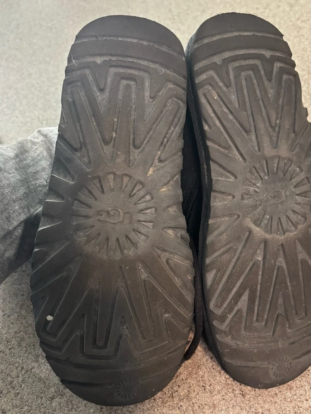 UGG Neumel boots in Black women’s size 7